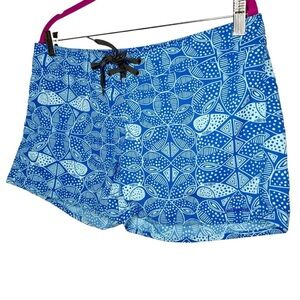 Patagonia Boars Shorts. Tag says size ten but fits like a 6. Great condition!